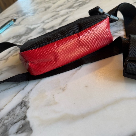 Rareform Zion Sling Red Travel Crossbody Fanny Pack Bag - Picture 11 of 15